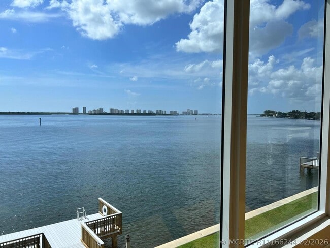 Building Photo - 52 Yacht Club Dr Unit 308