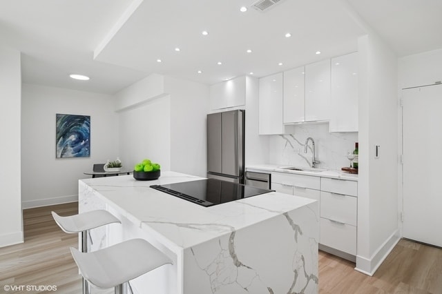 Photo - 1255 N Sandburg Terrace Unit 503