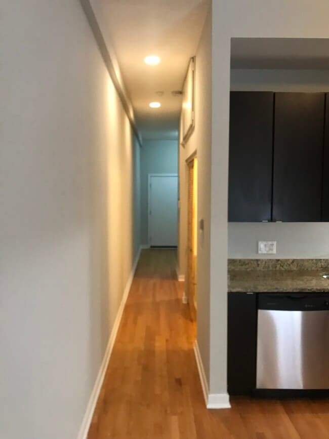 Photo - 44 N Paulina St Unidad A4S