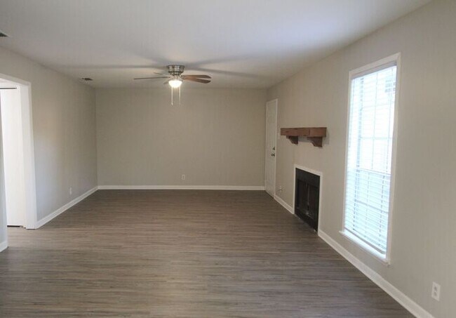 Photo - Tour Today! 2 bed 2 bath Apartment in Sout...