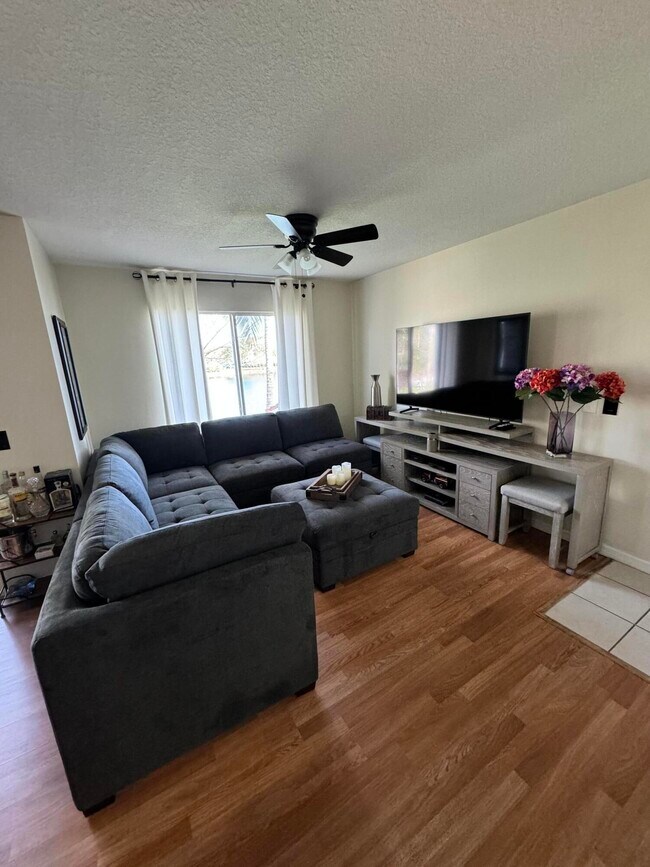 Photo - 4280 San Marino Blvd Unidad Apt 204