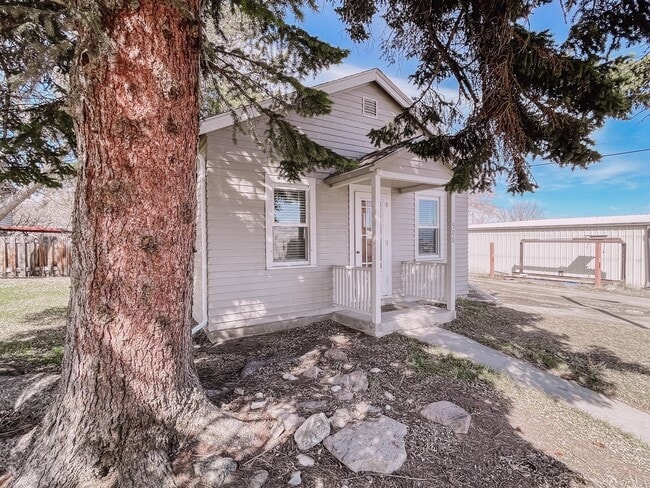 Building Photo - Pet Friendly 1 bed/ 1 bath House