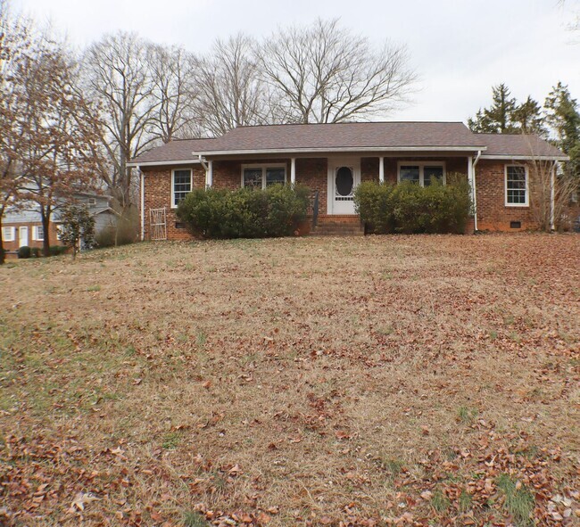 Building Photo - Cute brick ranch 3 bedroom, 2 bathroom in ... Rental