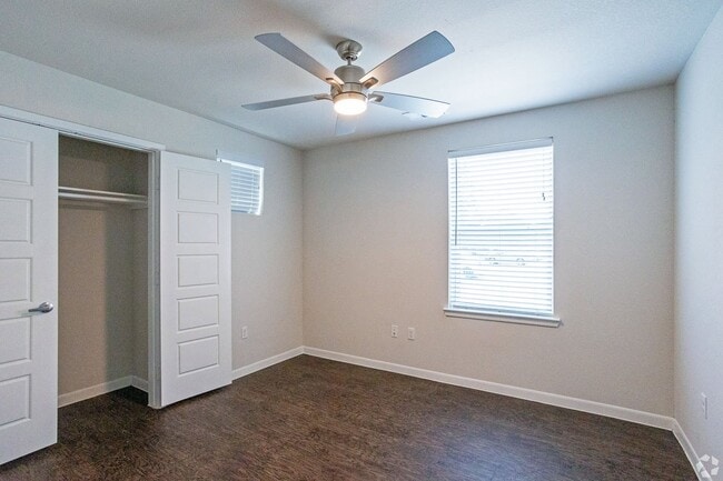 Photo - 3300 Oak Creek Dr Unit 0711