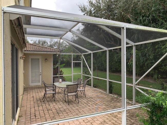 Photo - 9280 Silver Glen Way