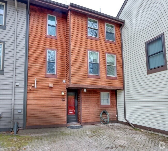 Building Photo - 12 Lilac Ct Rental