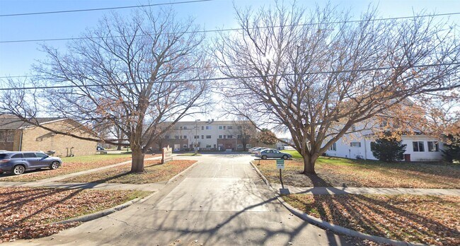 Photo - 904 E Milwaukee Ave