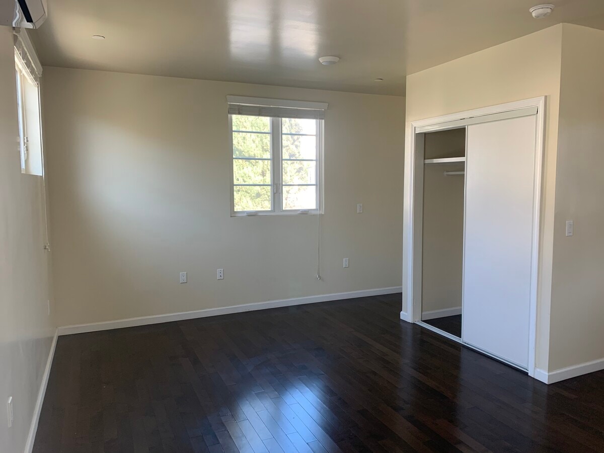 Interior - 1050 S Ogden Dr Unidad 3-4