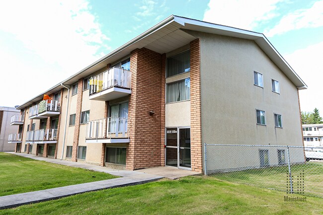 Photo - NAITside Court III Apartments