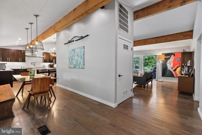 Photo - 1004 Mercer Rd