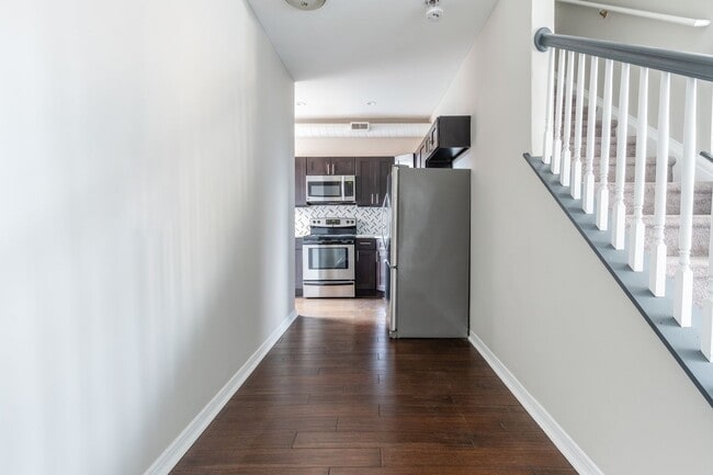 Photo - 1422 W Girard Ave Unit E