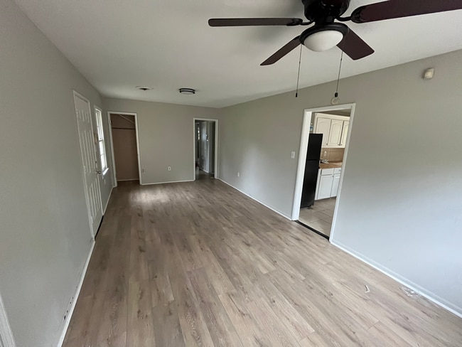 Photo - 5325 Queen Mary Ln