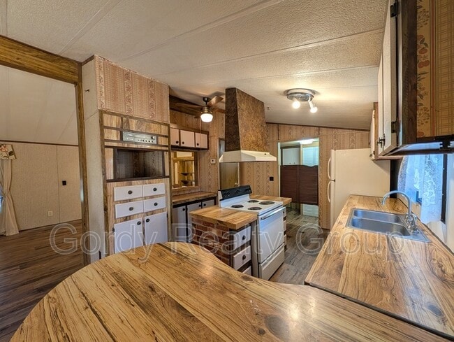 Photo - 6511 Blue Springs Rd