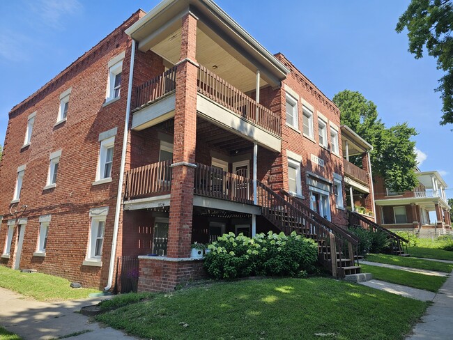 Building Photo - 338 Brooklyn Ave Unit 338-1BrooklynAve