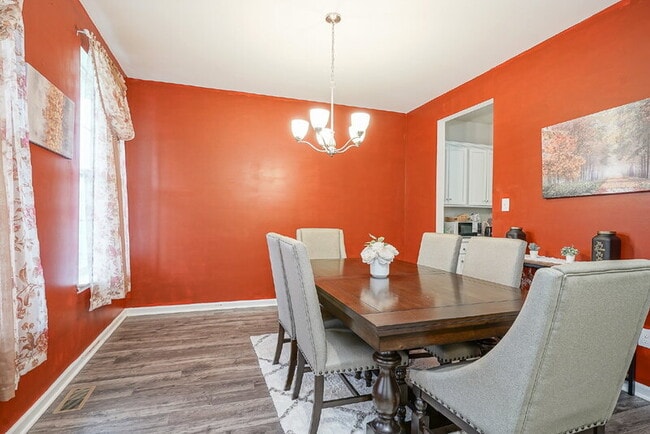 Photo - 32 Westmont Dr Unit RM 4