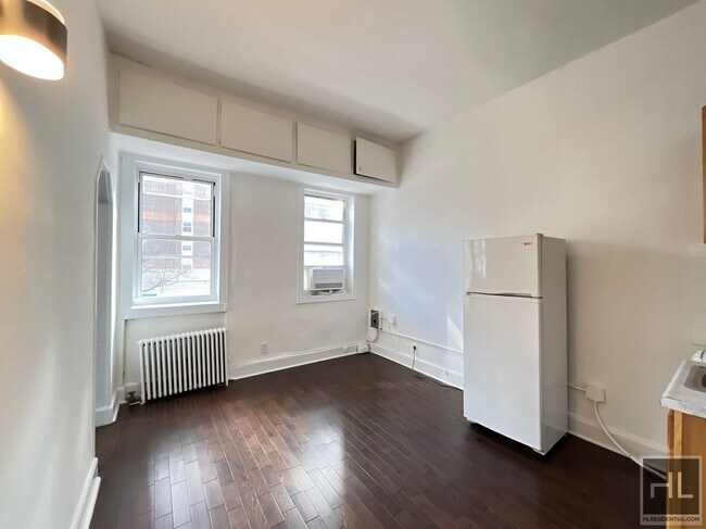 Photo - SECOND AVENUE Unit 3A