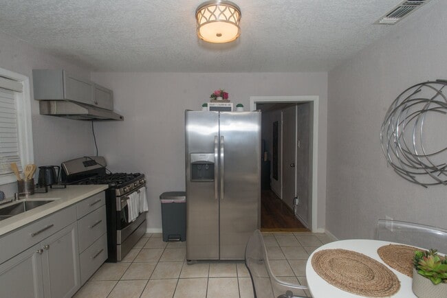 Photo - 611 Brunswick Blvd