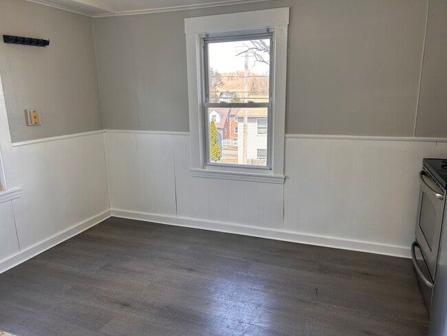 Photo - 182 Greene St Unit 2