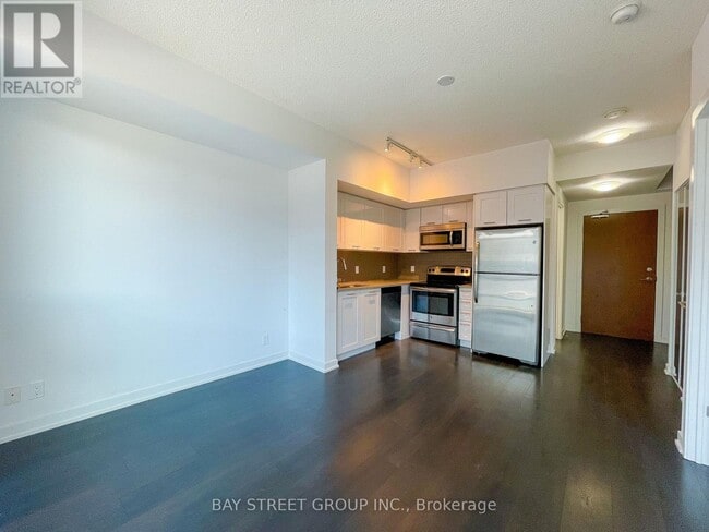 Photo - 2212 Lake Shore Blvd W Unit 513