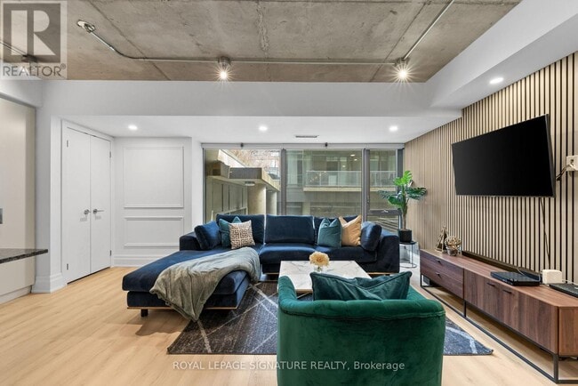 Photo - 95 Bathurst St Unité 109