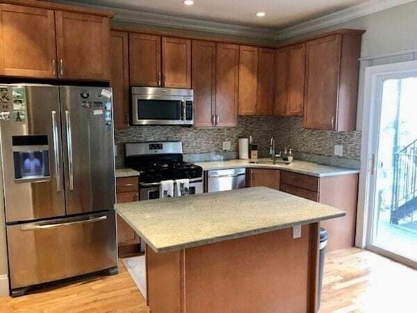 Building Photo - 252 Gold St Rental