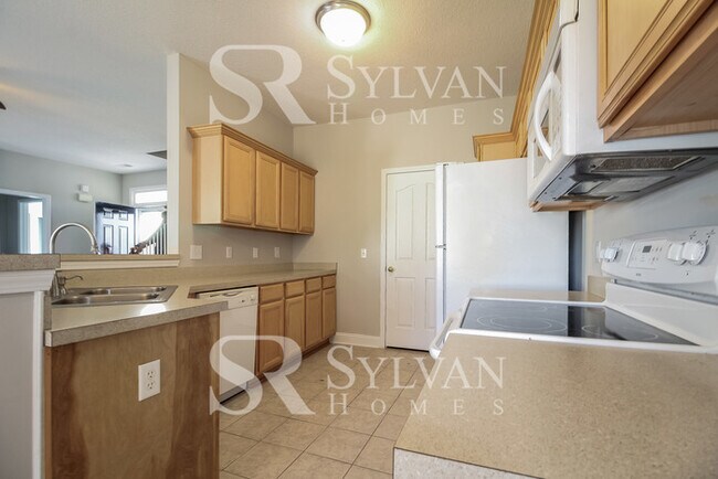 Photo - Enjoy living the good life in this 4 bedro...