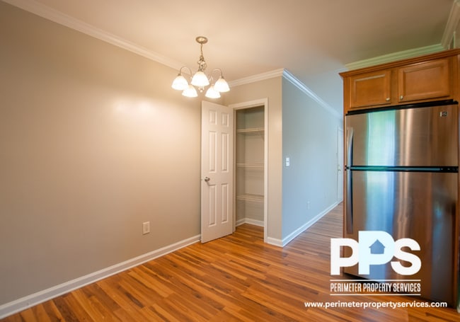 Photo - 2145 Bolton Rd NW