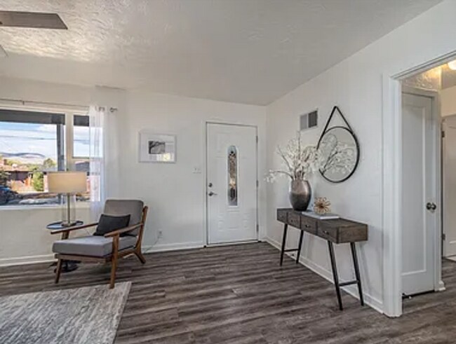 Photo - Beautiful, Spacious 3B/2.5Bath Single Family Home