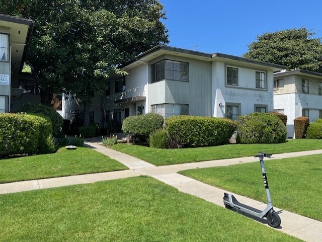 Building Photo - 3175 S Barrington Ave Unit B Rental