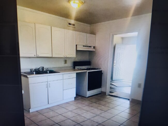 Photo - 4159 Fillmore St