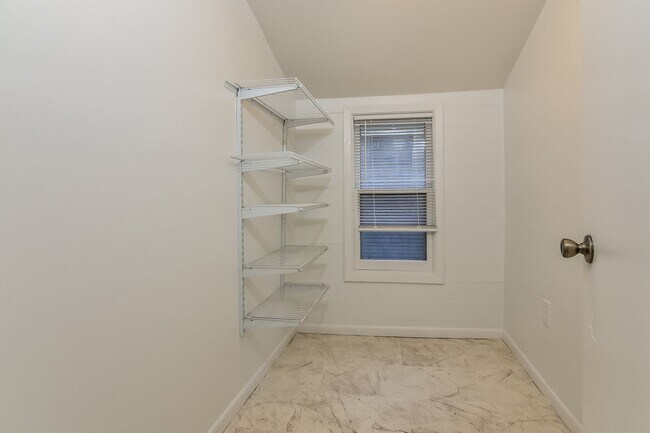 Photo - 718 24th Ave NE Unidad 2