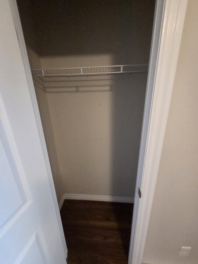 Photo - 251 Erb St. W Unité #18 2BR + Den