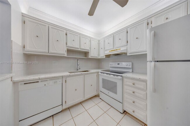 Photo - 257 S Cypress Rd Condo Unit 425