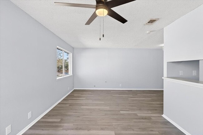 Photo - 6118 Hidden Cove