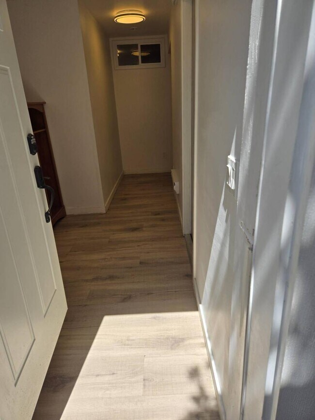 Photo - 2.0 bedroom in Calgary Alberta T3L 2C2