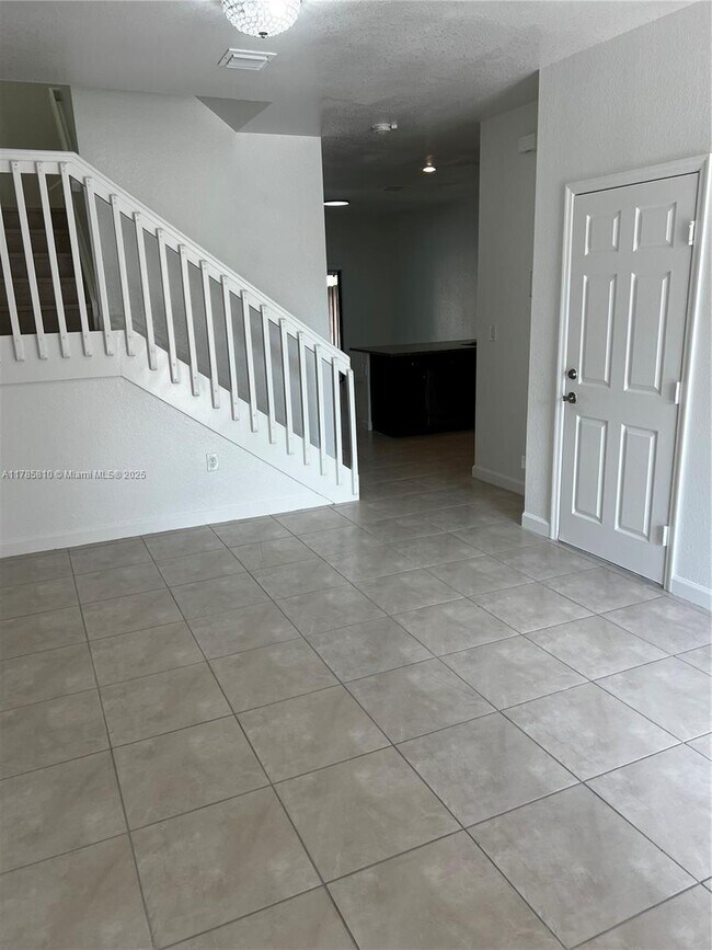 Photo - 152 SE 37th Ter