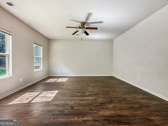 Photo - 206 Daisy Cir