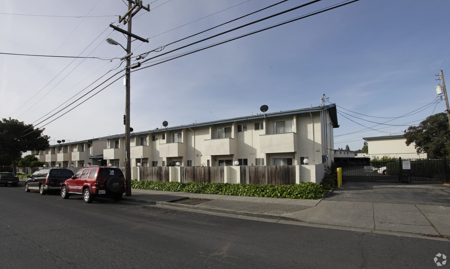 Orange Tree Apartments - Orange Tree Apartments