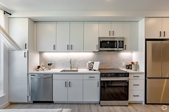 S1 Studio - 477SF - Kitchen - River Row