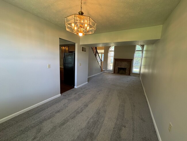 Photo - Eagle Creek 3 Bed 2.5 Bath