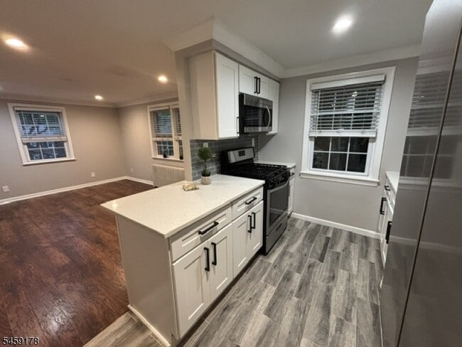 112 Lincoln Park E