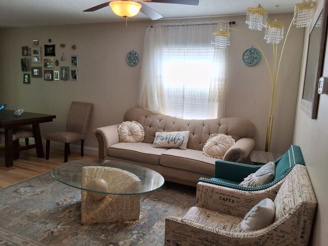 Photo - Knoxville 37912 - Short Term Lease with Utilities Included up to $200 per month -  2 bedroom, 2 b...