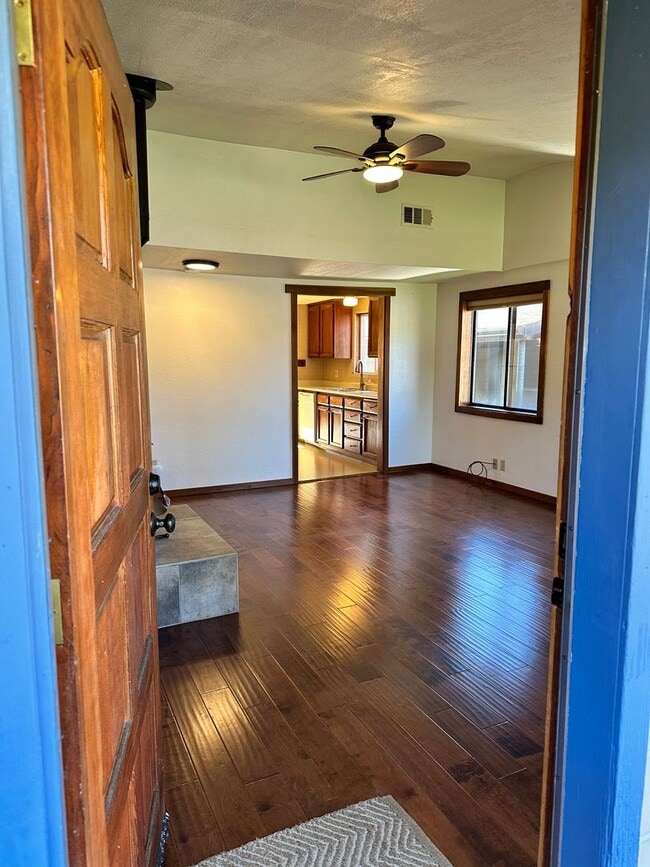 Photo - Sunny Fieldbrook 2 Bedroom House – Cat Friendly