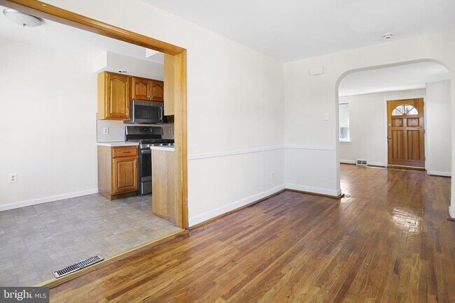 Photo - 253 Childs Ave