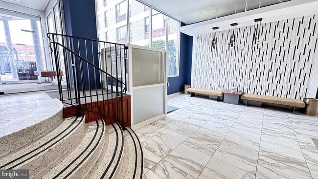 Building Photo - 4600 Duke St Unit 1032