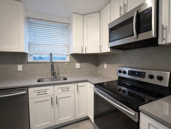 Photo - 2 Bedroom Single Family Home w/ Private Fenced Yard | Point Breeze