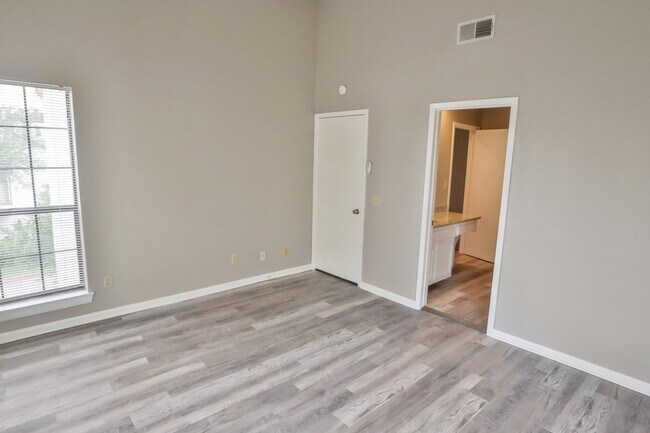 Photo - 2255 Thousand Oaks Dr