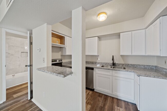 Building Photo - 18519 Egret Bay Blvd Unit 1706 Rental