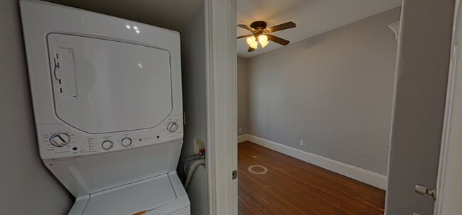 Photo - 739 Parker St Unidad 1