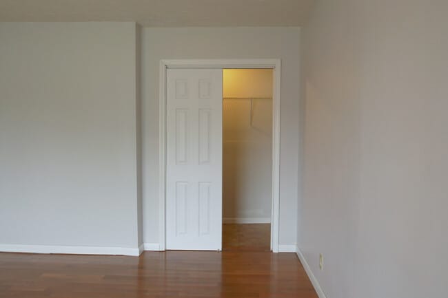 Photo - 105 W 5th St